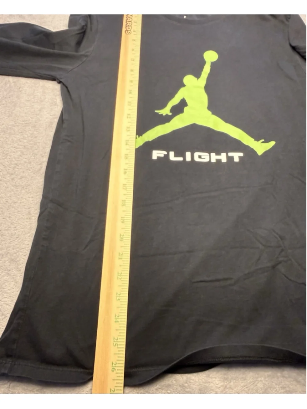 Jordan’s Men’s Medium LongSleeve T-Shirt – Sportswear Altitude Black/Green